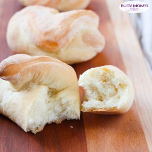 Cake Mix Rolls / The perfect dinner roll recipe for Thanksgiving, Christmas or any meal! This is a super easy roll recipe!