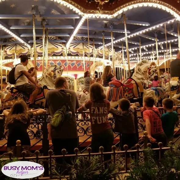 Disney World Activities while in Line #disneyworld #disney #disneyparks #themeparks #travel