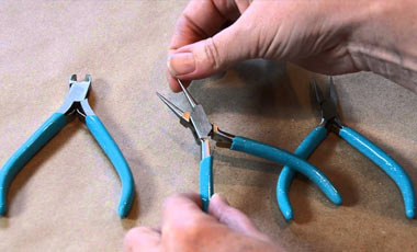 Best Pliers for Jewelry Making