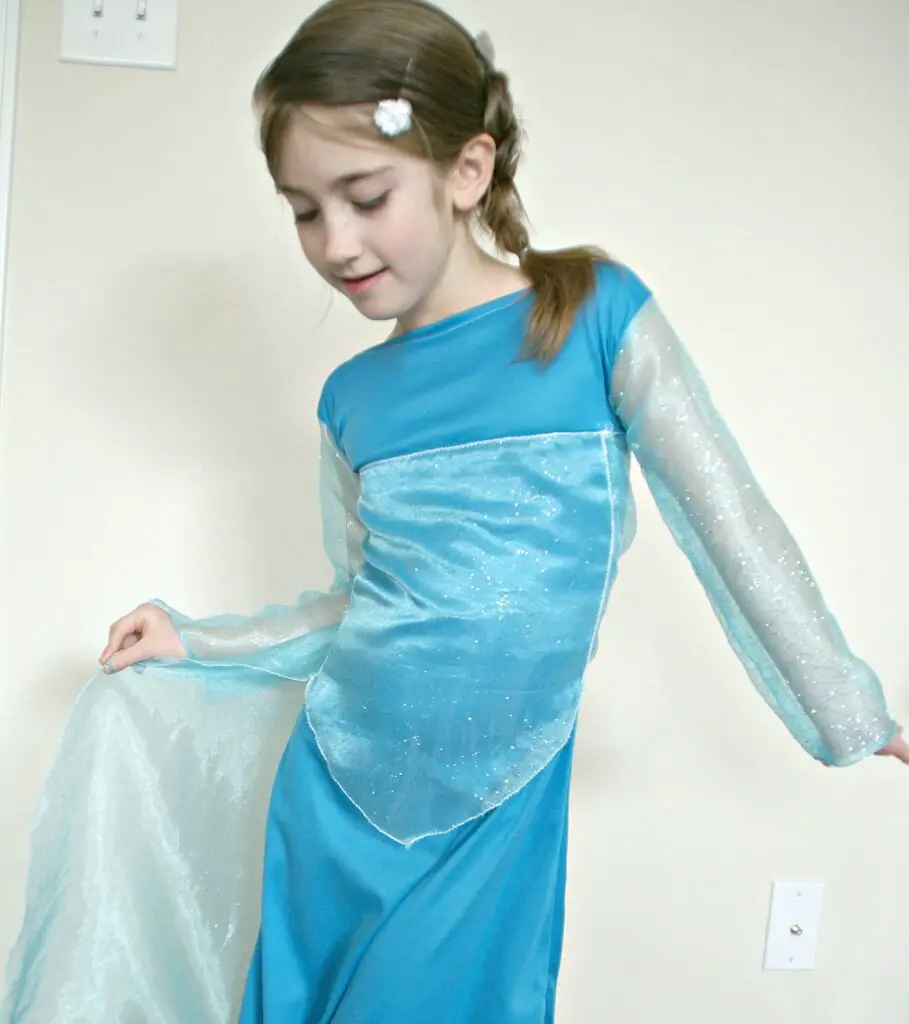 Disney's Frozen Inspired Elsa Dress / Busy Mom's Helper