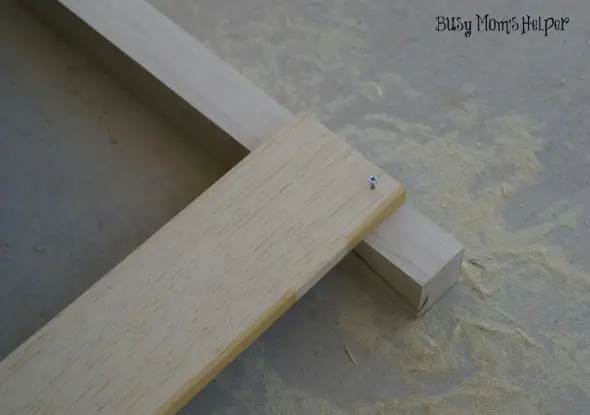 DIY Craft Table Tutorial / by www.BusyMomsHelper.com #craftroom #diytable #remodel