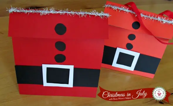 Super Easy Santa Bag / by Busy Mom's Helper #ChristmasinJuly #GiftBag #Santa #Christmas