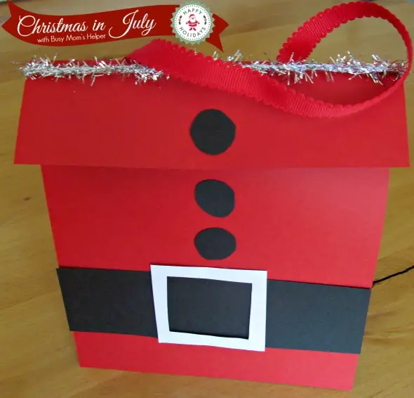Super Easy Santa Bag / by Busy Mom's Helper #ChristmasinJuly #GiftBag #Santa #Christmas