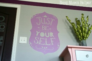 Easy Decorating with Wallternatives / by Busy Mom's Helper #Wallternatives #ApartmentDecor #DormDecor #HomeDecor