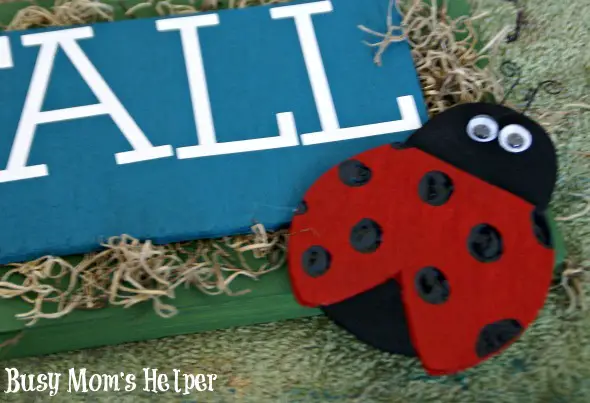 DIY Welcome Fall Sign / by Busy Mom's Helper #FallDecor #HomeDecor #Crafts
