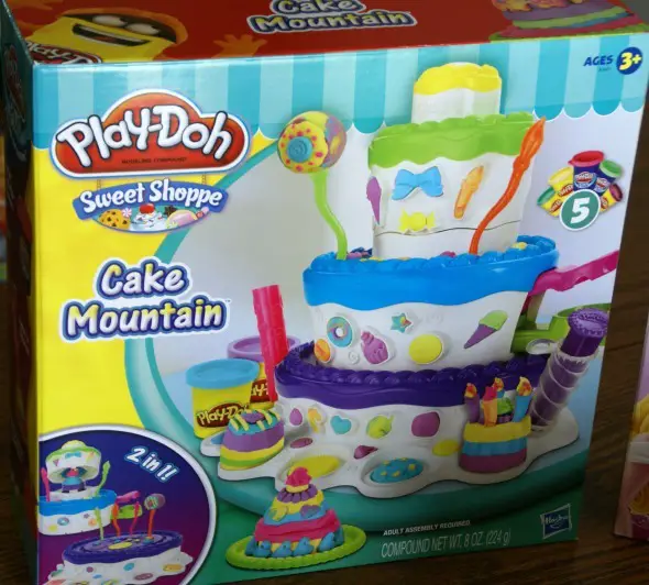 Happy National Play Doh Day with Busy Mom's Helper #playdohday #kidfun #gifts