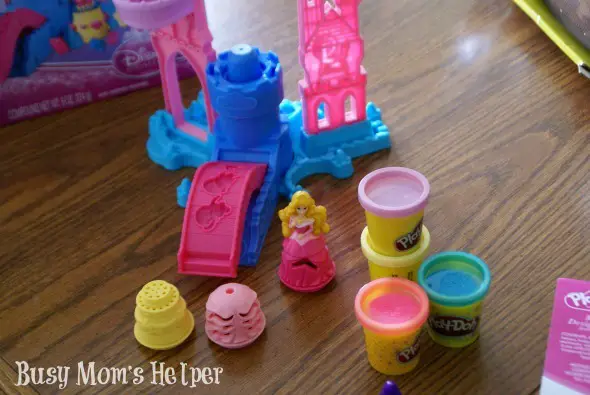 Happy National Play Doh Day with Busy Mom's Helper #playdohday #kidfun #gifts
