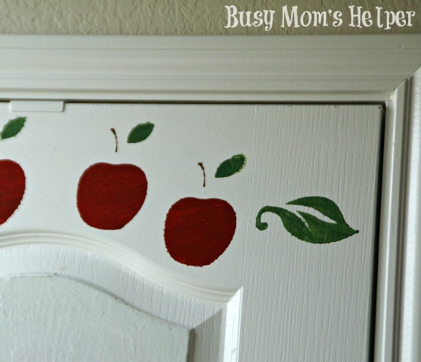 Make Your Own Stencils with Silhouette / by Busy Mom's Helper #stencils #silhouette #painting #decor