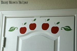 Make Your Own Stencils with Silhouette / by Busy Mom's Helper #stencils #silhouette #painting #decor