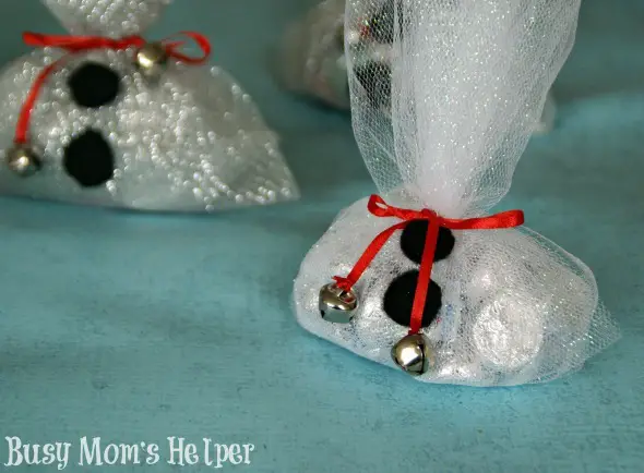 Snowman Kiss Gift / by Busy Mom's Helper for MadeToBeAMomma #gift #holidays #snowman #kisses