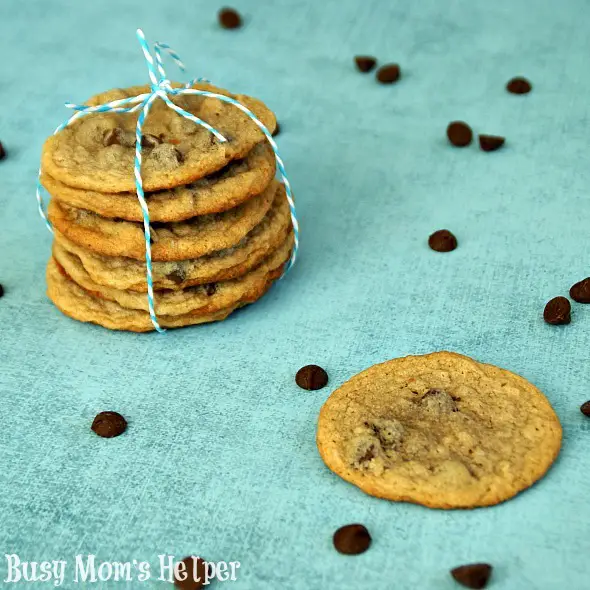 Nestle Tollhouse Vs. Dad's Recipe: The Healthier Cookie / by Busy Mom's Helper #cookie #chocolatechip #heatlhy #recipe