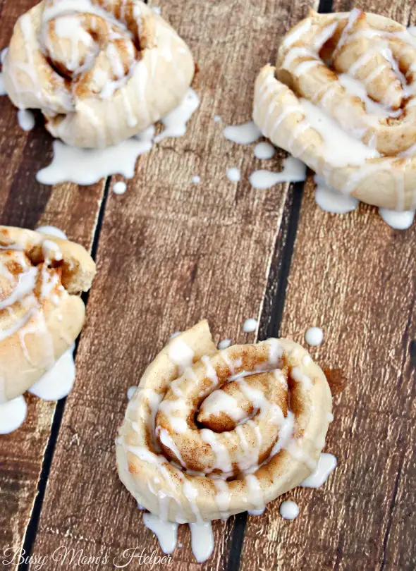 The Easiest Cinnamon Rolls Ever / by Busy Mom's Helper