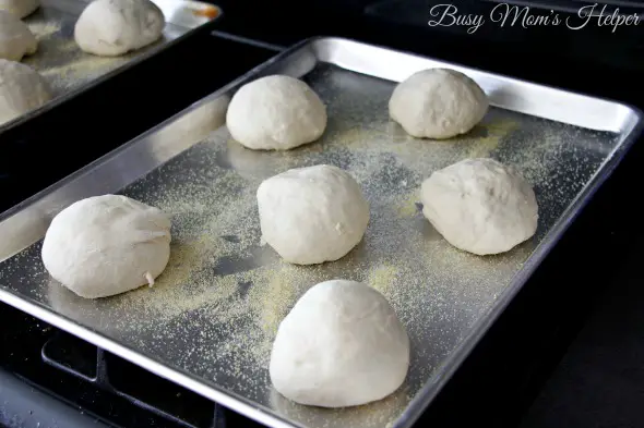 Easy Homemade Bread Bowls / by Busy Mom's Helper