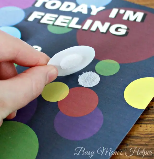 'Today I'm Feeling' Printable Emotion Chart / by Busy Mom's Helper / Teach your Kids all about Emotions with your favorite characters from Inside Out! #PlayNGrow #ad