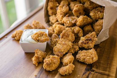Baked Garlic Popcorn Chicken / by The Cozy Apron / Round up by Busy Mom's Helper