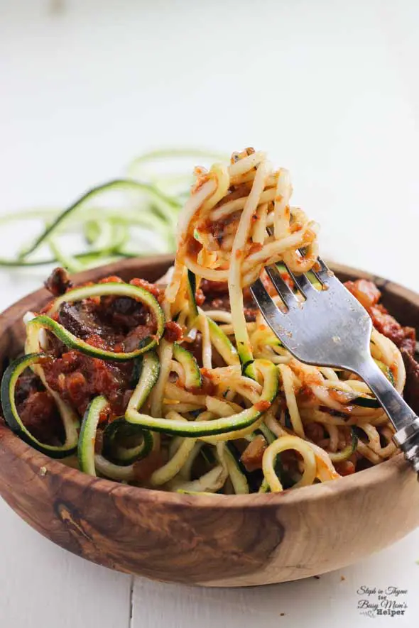 Spiralized Zucchini Noodles with Hearty Mushroom Marinara l Steph in Thyme for Busy Mom's Helper