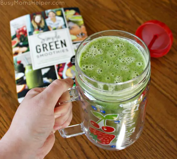 Help with Green Smoothies / review by BusyMomsHelper.com / Simple Green Smoothies Book #sponsored