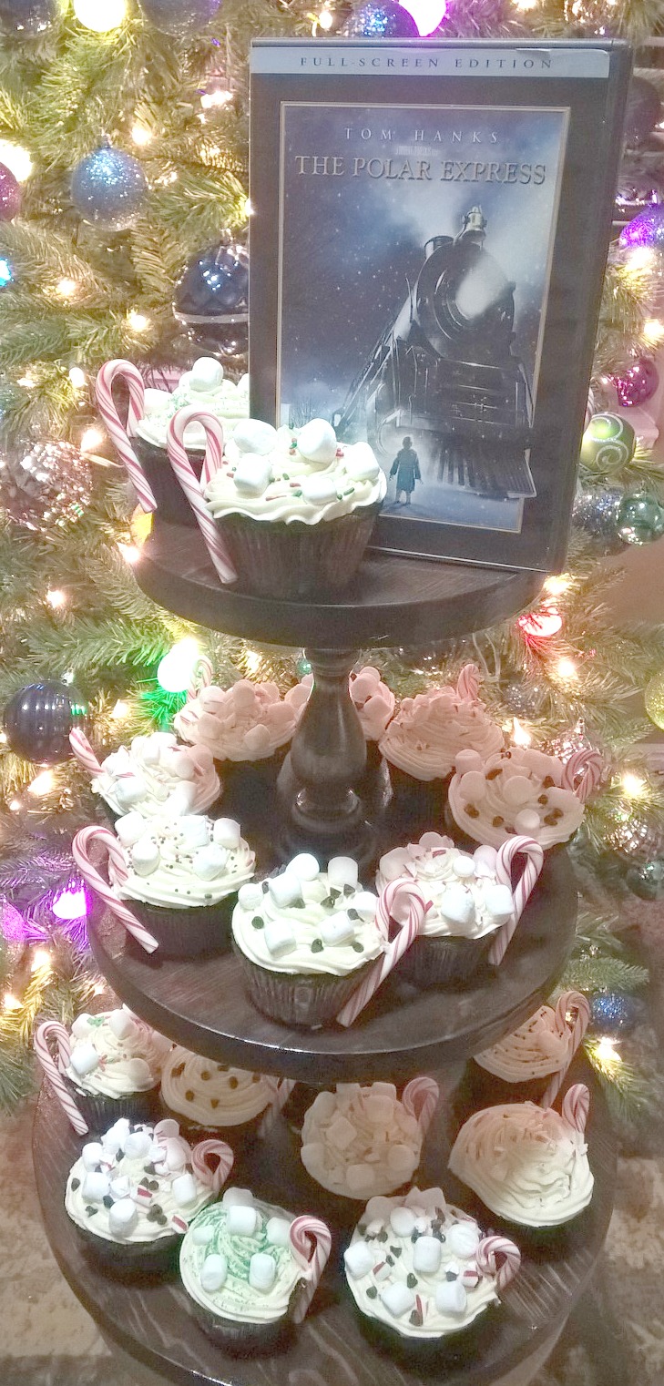 Polar Express Cupcakes by Nikki Christiansen for Busy Mom's Helper