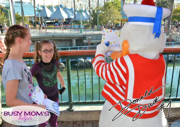2016 Unofficial Disneyland Activity & Autograph book by BusyMomsHelper / shared on Carrie Elle Blog