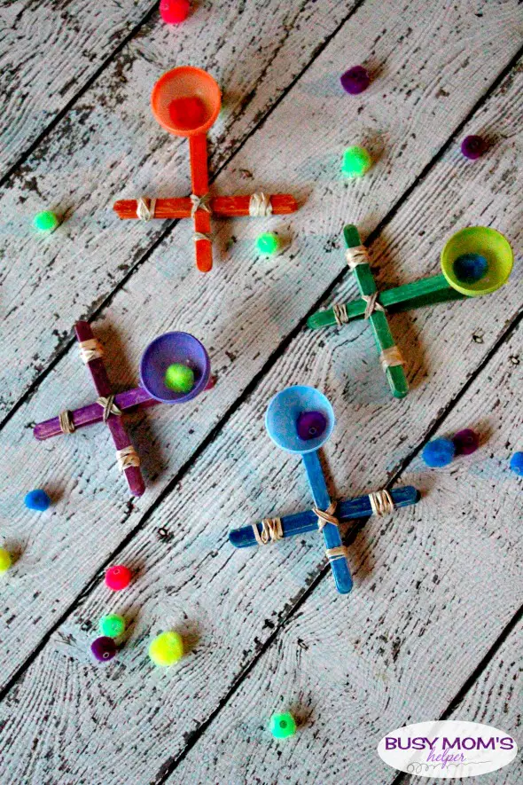 Craft Stick Catapult / by BusyMomsHelper.com / a great busy activity for kids / super easy kids craft project!