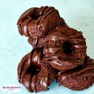 Multigrain Chocolate Doughnuts / Chocolate Donuts / Baked Donuts / by BusyMomsHelper.com #ad #CookingWithGerber / Makes an easy dessert recipe or snack!