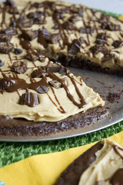 Peanut Butter Cup Brownie Pizza