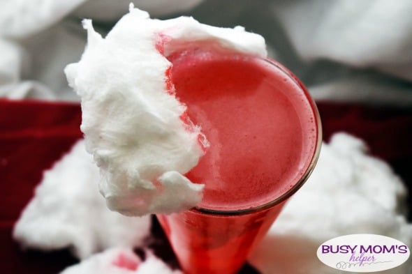 Strawberry Cotton Candy Mocktail Recipe / A great kid-friendly Valentine's Day Drink recipe!