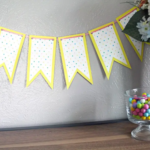Printable spring banner: bright polka dots for Easter, etc.