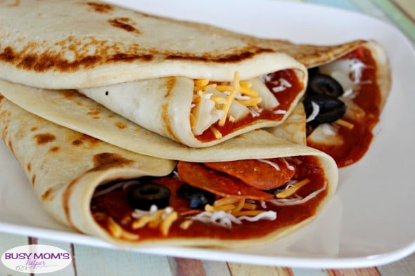 Pizza Crepes for Kids - an easy & tasty recipe for kids that's sure to please everyone! #crepes #kidrecipe #recipeforkids #pizza #pizzacrepes #kidlunch #easyrecipe