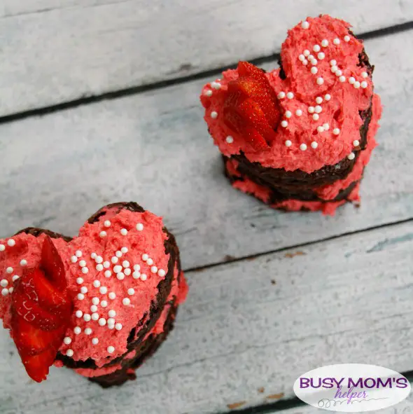 Chocolate Strawberry Brownie Cakes, a perfect Valentines Day Recipe that's simple to make! I love easy recipes that taste amazing! #Valentinesday #valentinesrecipe #holiday #holidayfood #chocolate #brownie #strawberry #dessert #easyrecipe