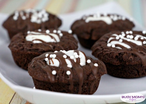 Mint Hot Chocolate Brownies #recipe #brownies #hotchocolate #hotchocolatebrownie #mintbrownie #minthotchocolate #minthotcocoa #hotcocoa #dessert #chocolate