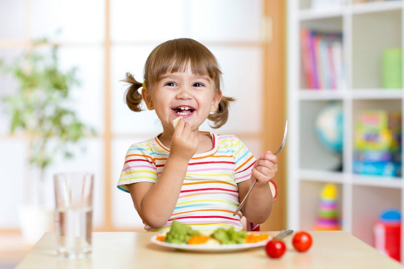 Toddler Feeding Schedule – Example and Benefit
