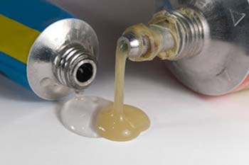 Differences Between Super Glue And Epoxy Glue