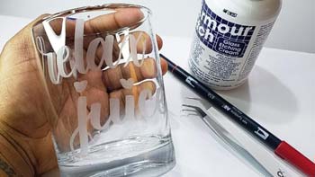 step by step guide to Etch Glass with Cricut